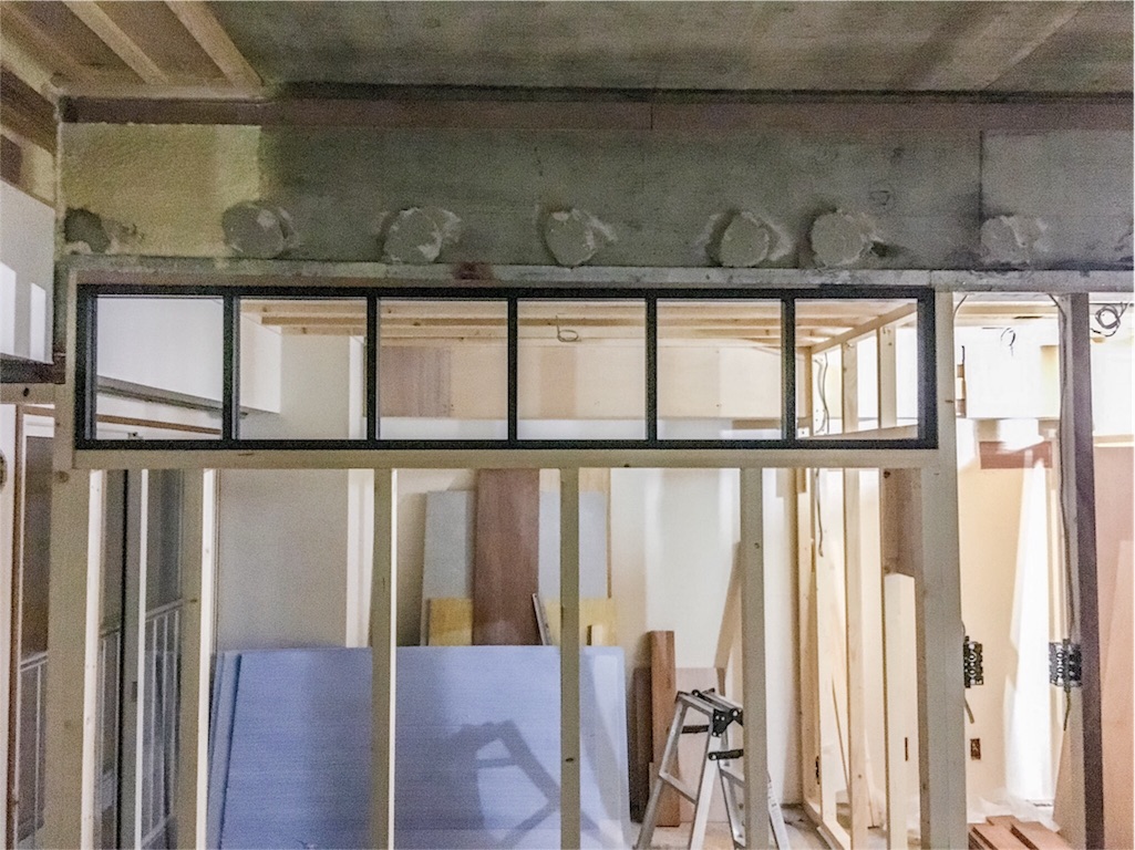 image 造作する室内窓