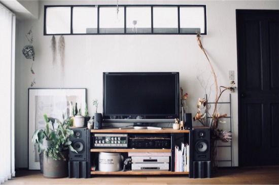 image 見せる収納を意識した買い替え前のテレビボード