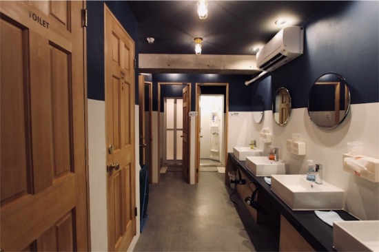 image SHIMOKITA HOSTEL(シモキタホステル)の共同バス・トイレ・洗面スペース
