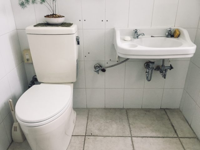 外人住宅で見かけた可愛い洗面台