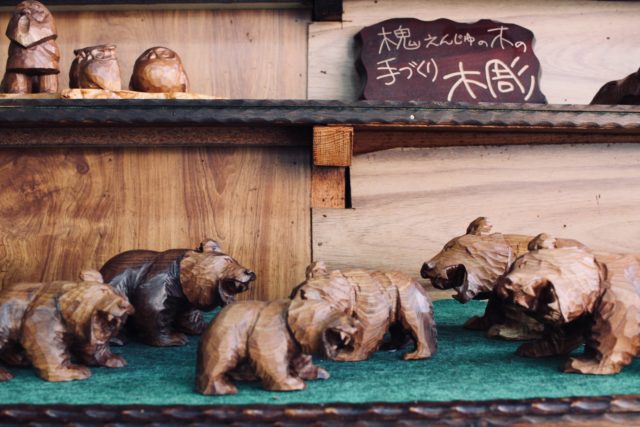 最大48%OFFクーポン あとぐちさん 熊の木彫り② asakusa.sub.jp